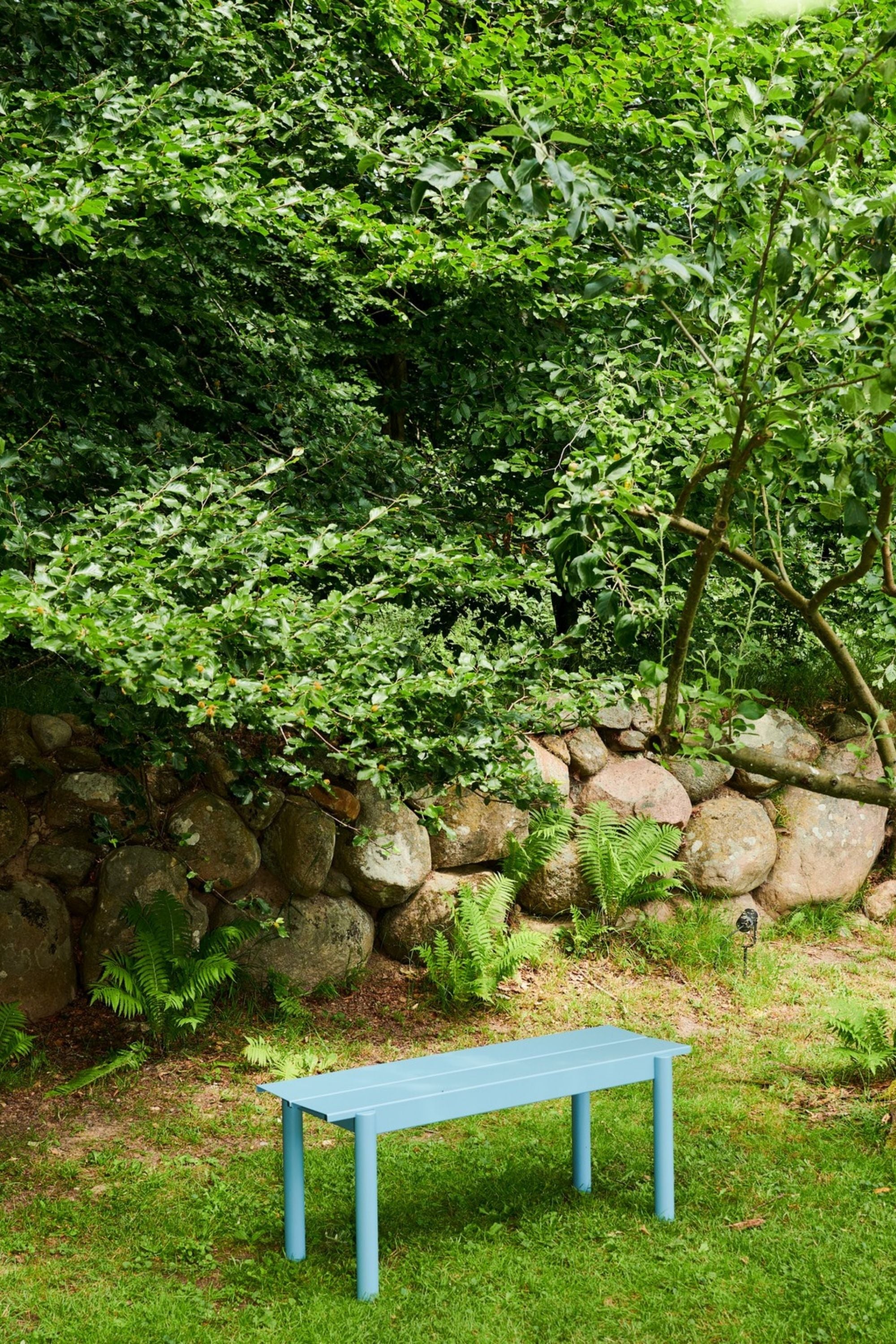 Linear halványkék kültéri pad