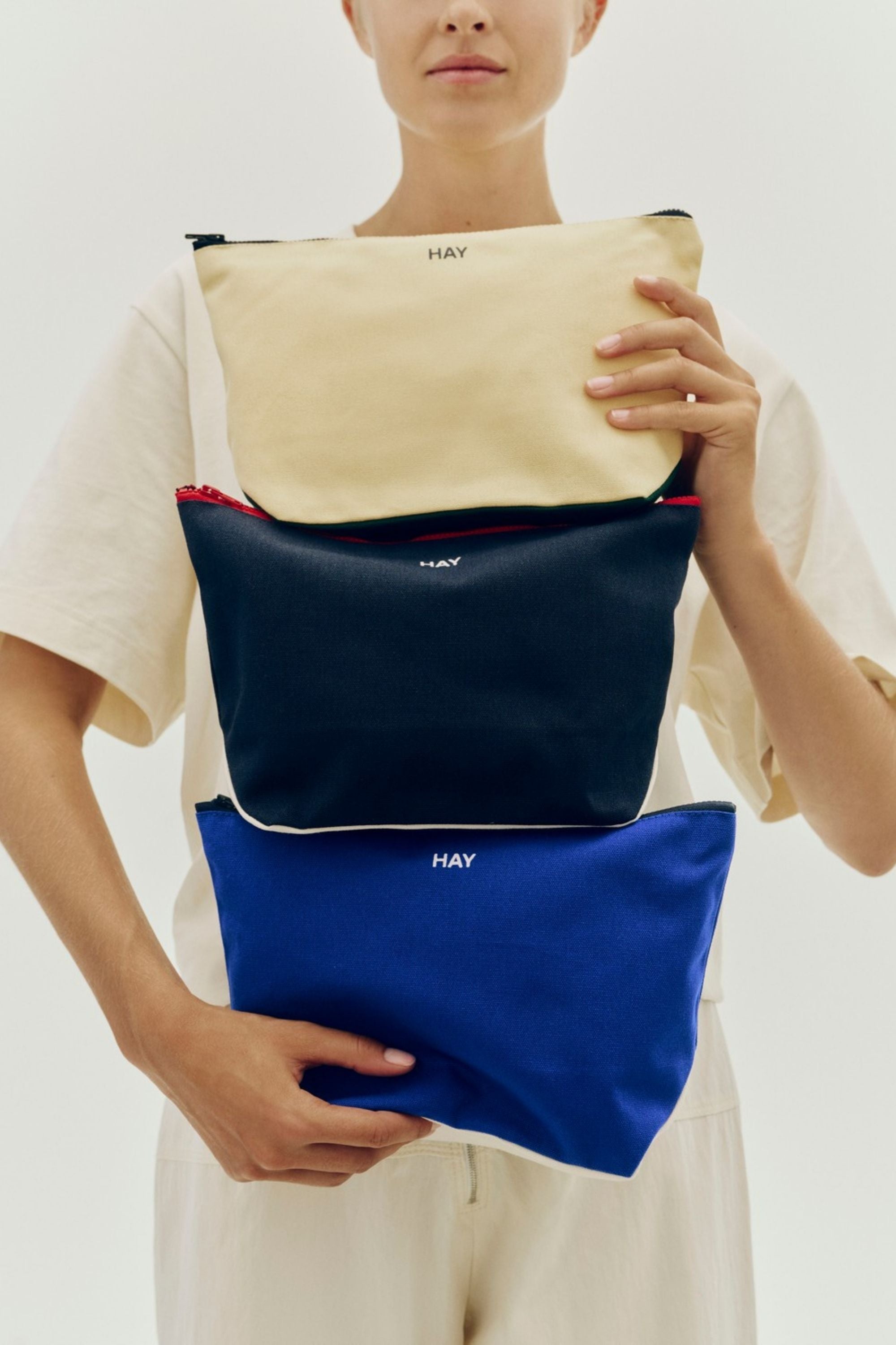 Multi Pouch Medium Electric blue multi