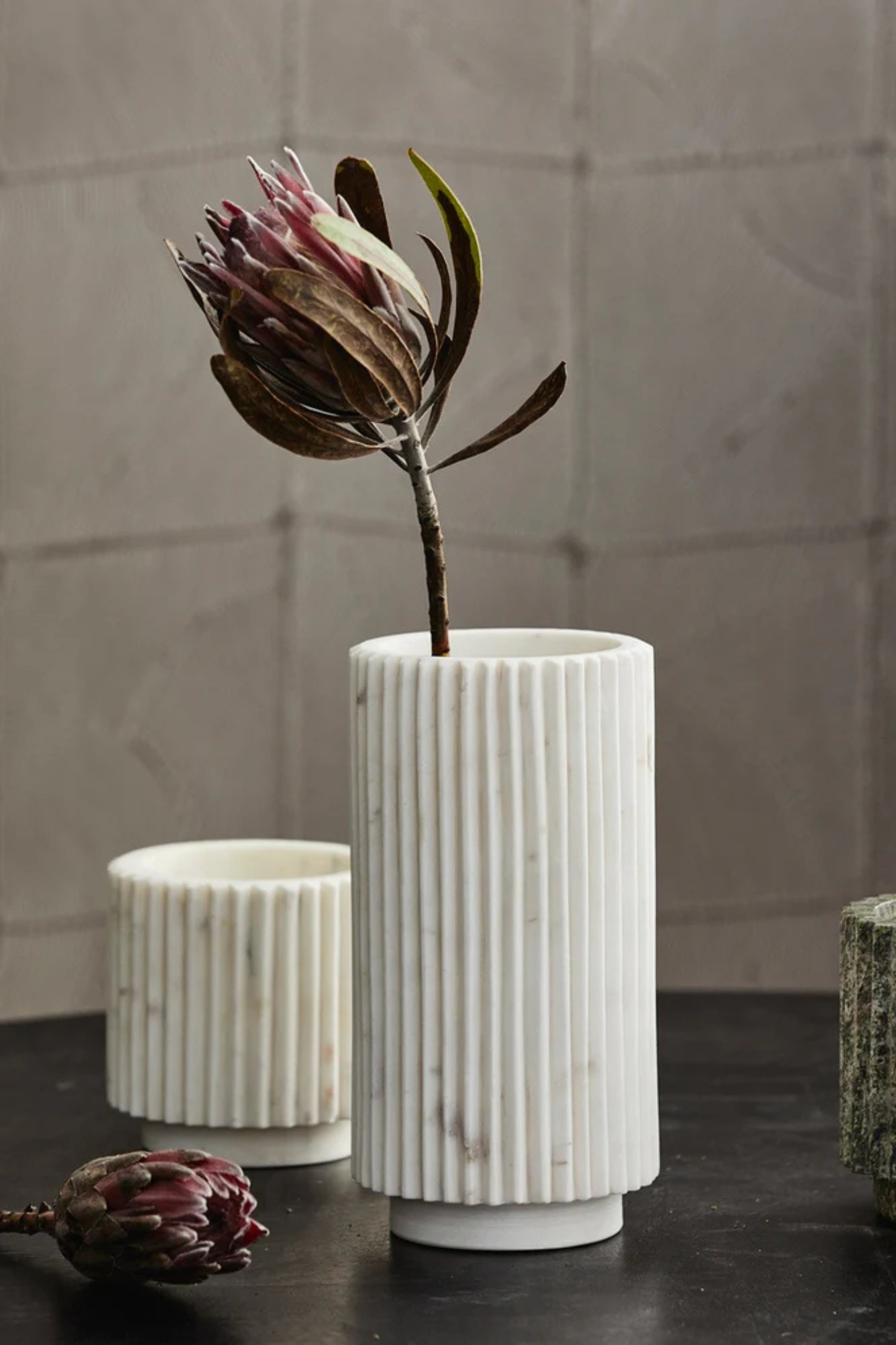 Loon Pot white marble