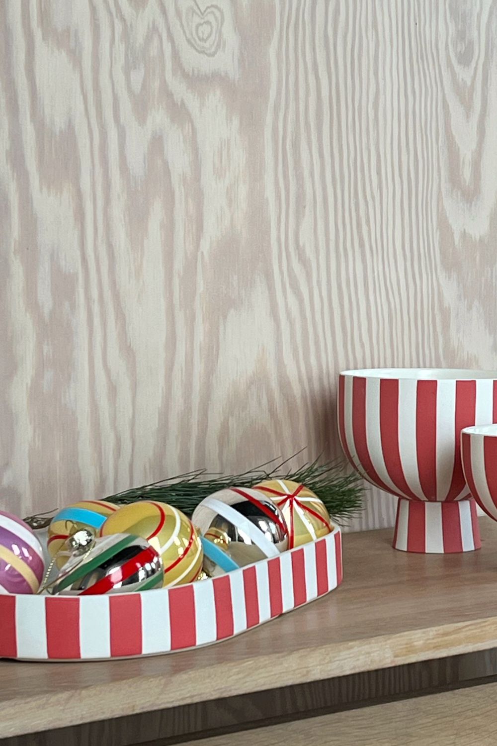 Toppu Oval Tray Cherry Red | OYOY | Home of Solinfo
