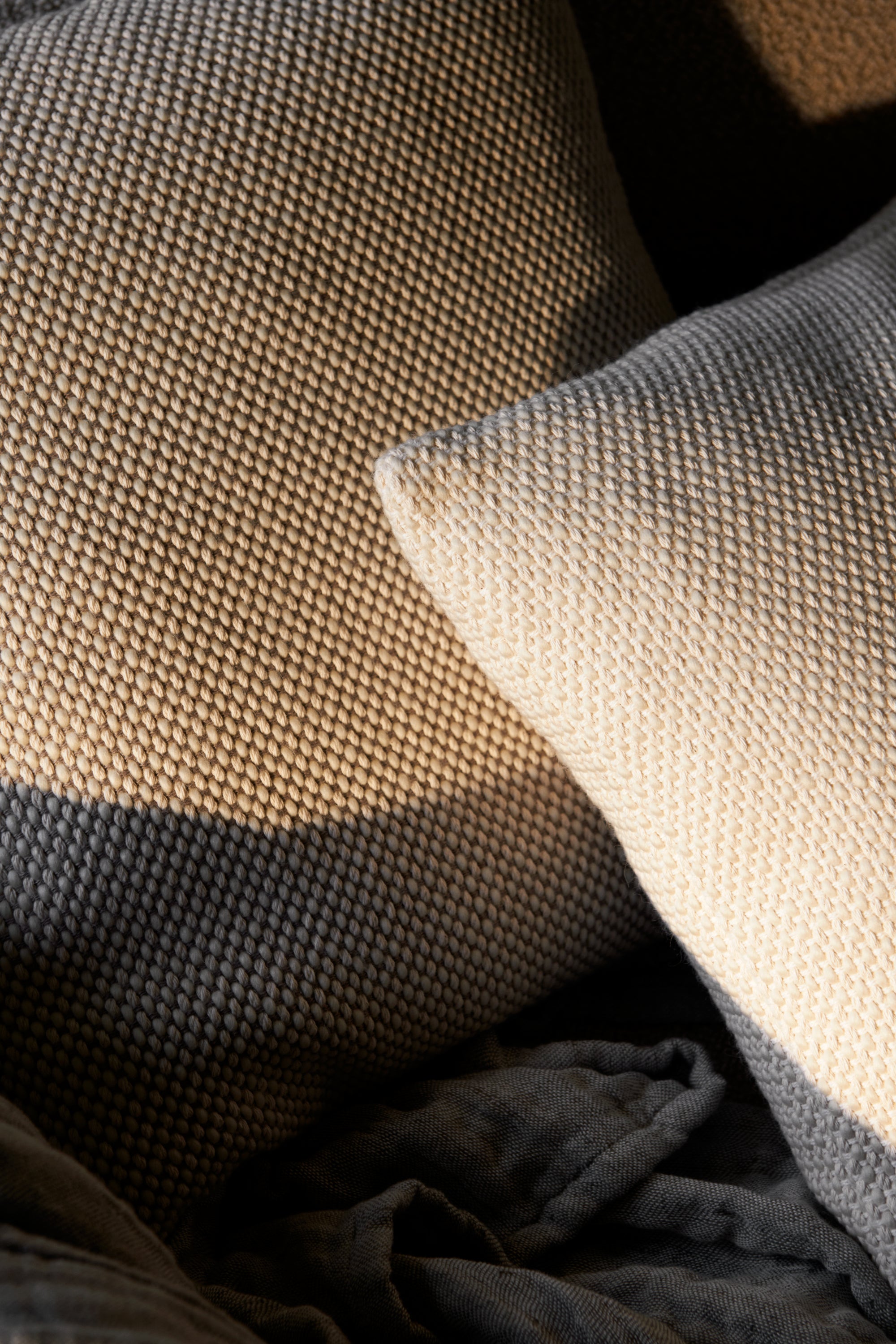 Collect Cushion SC48, Almond/Weave