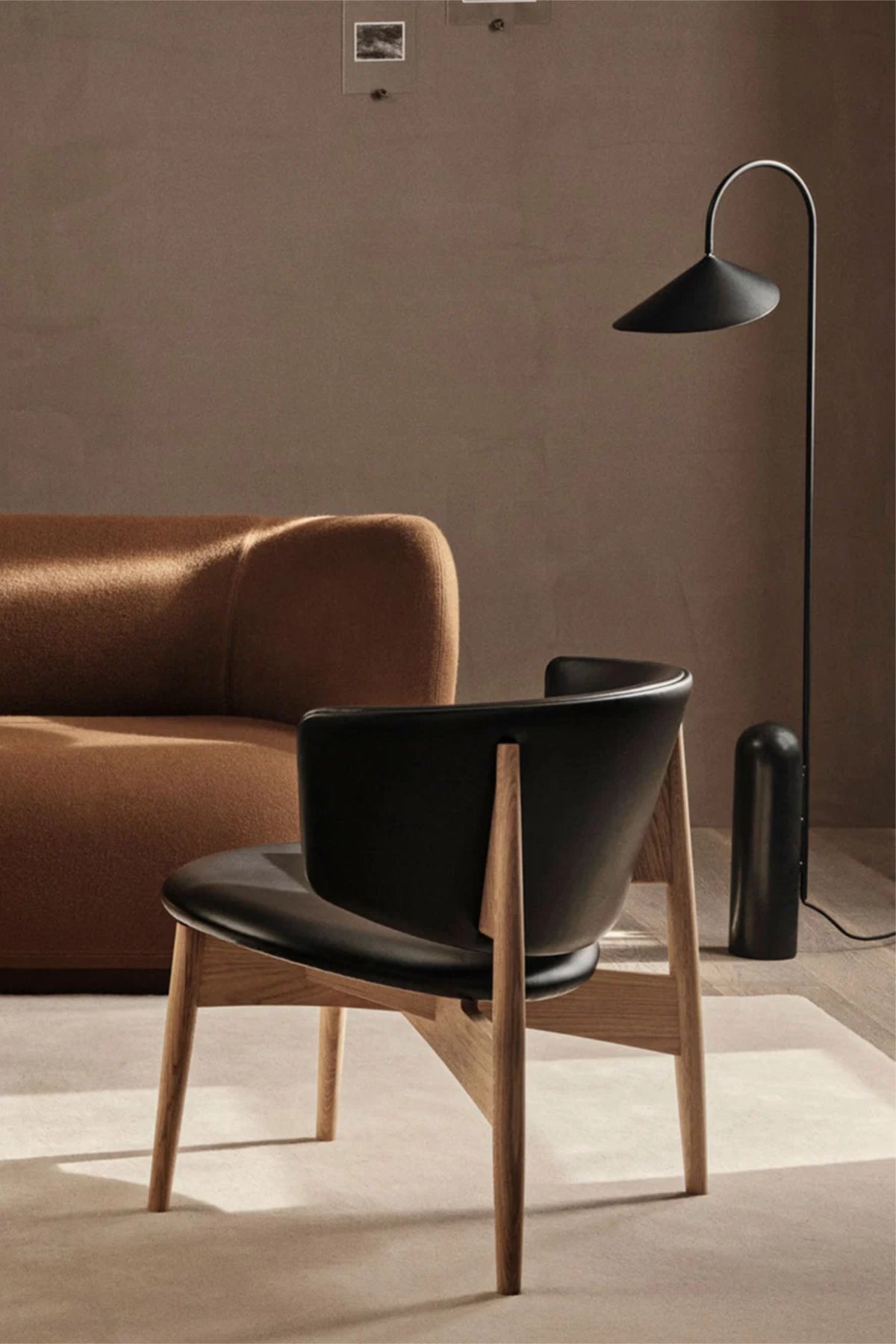 Arum Floor Lamp Black