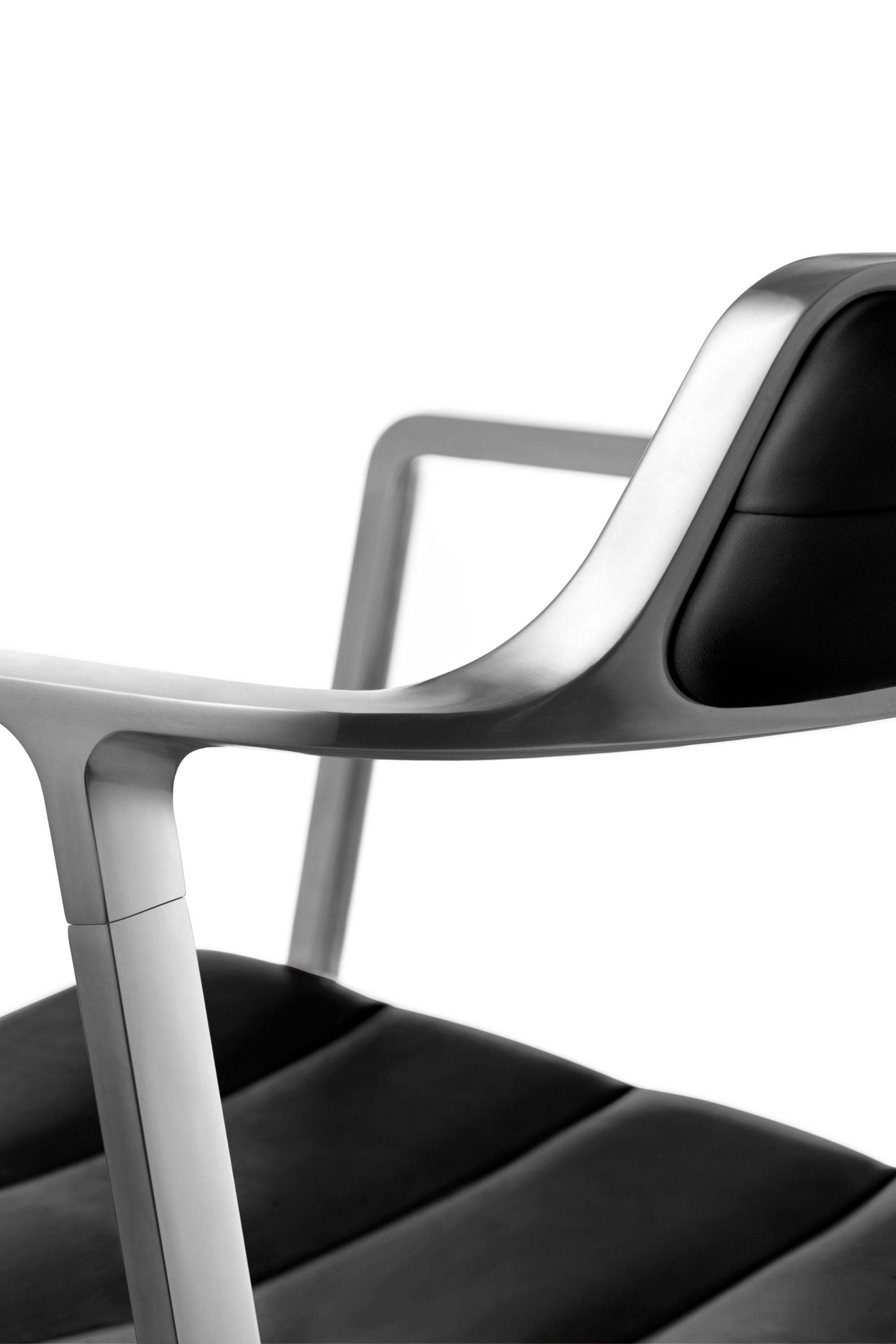 VIPP452 Swivel Chair Black