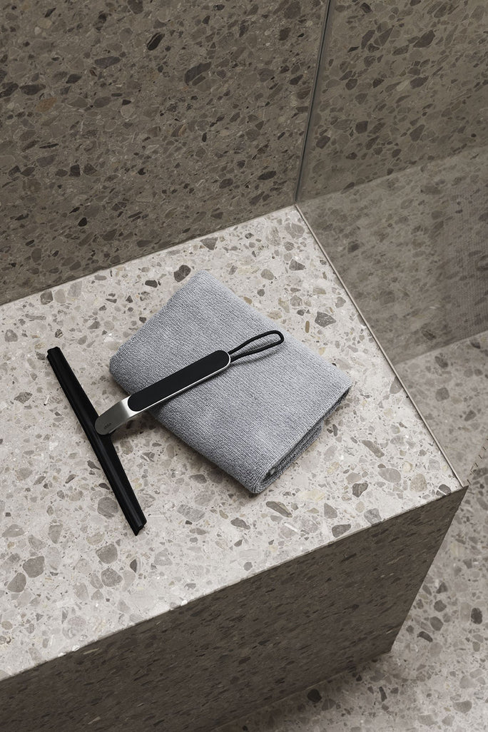 VIPP2 Shower Wiper | Vipp | Home of Solinfo