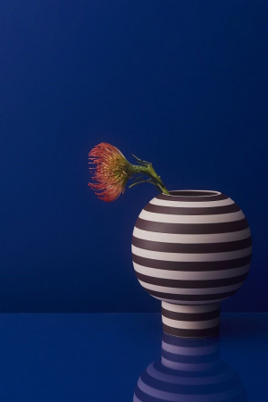 AYTM | VARIA váza, rózsaszín | VARIA sculptural vase, rose | Solinfo Shop