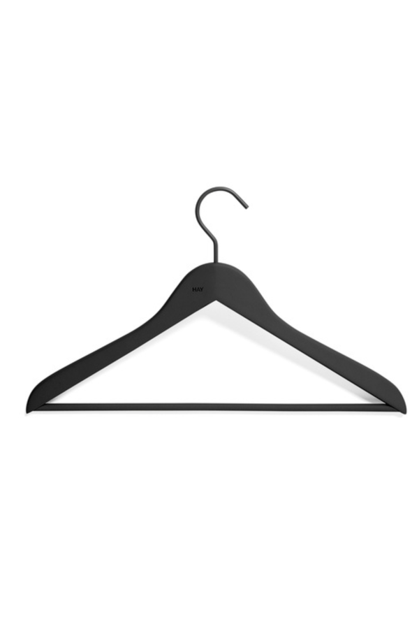 HAY | Soft vékony fekete vállfa szett nadrágtartóval | Soft Coat Hanger-Set of 4 w/ bar-Slim black | Home of Solinfo