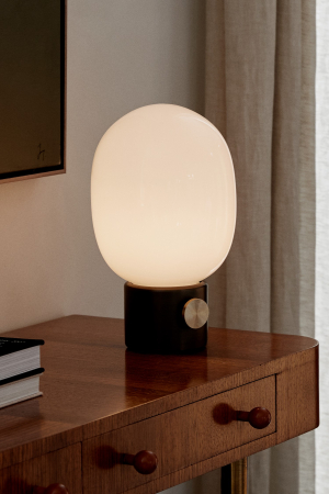 Audo Copenhagen | JWDA fekete hordozható lámpa | JWDA black portable lamp | Home of Solinfo