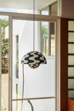&Tradition | Flowerpot VP7 fekete-fehér mintás függeszték | Flowerpot VP7 black and white pattern pendant lamp | Home of Solinfo