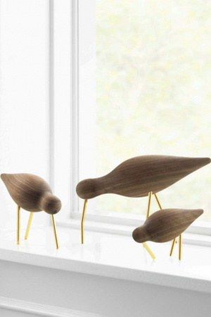 Normann Copenhagen | Shorebird dió madár dekoráció | Shorebird walnut brass bird | Home of Solinfo