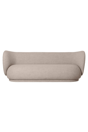 ferm LIVING | Rico buklé dívány Sand | Rico Sofa 3 Seater Bouclé | Home of Solinfo