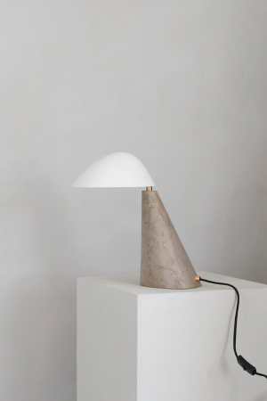 Fredericia | Fellow asztali lámpa | Fellow table lamp | Home of Solinfo