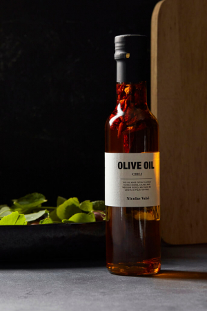 Nicolas Vahé | Chillis olívaolaj | Olive oil with chilli | Home of Solinfo