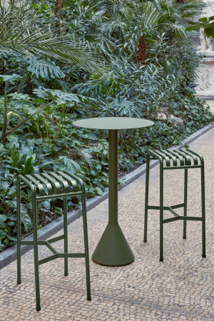 Palissade olivazöld bárszék és bárasztal | Palissade bar table olive green | HAY | Home of Solinfo
